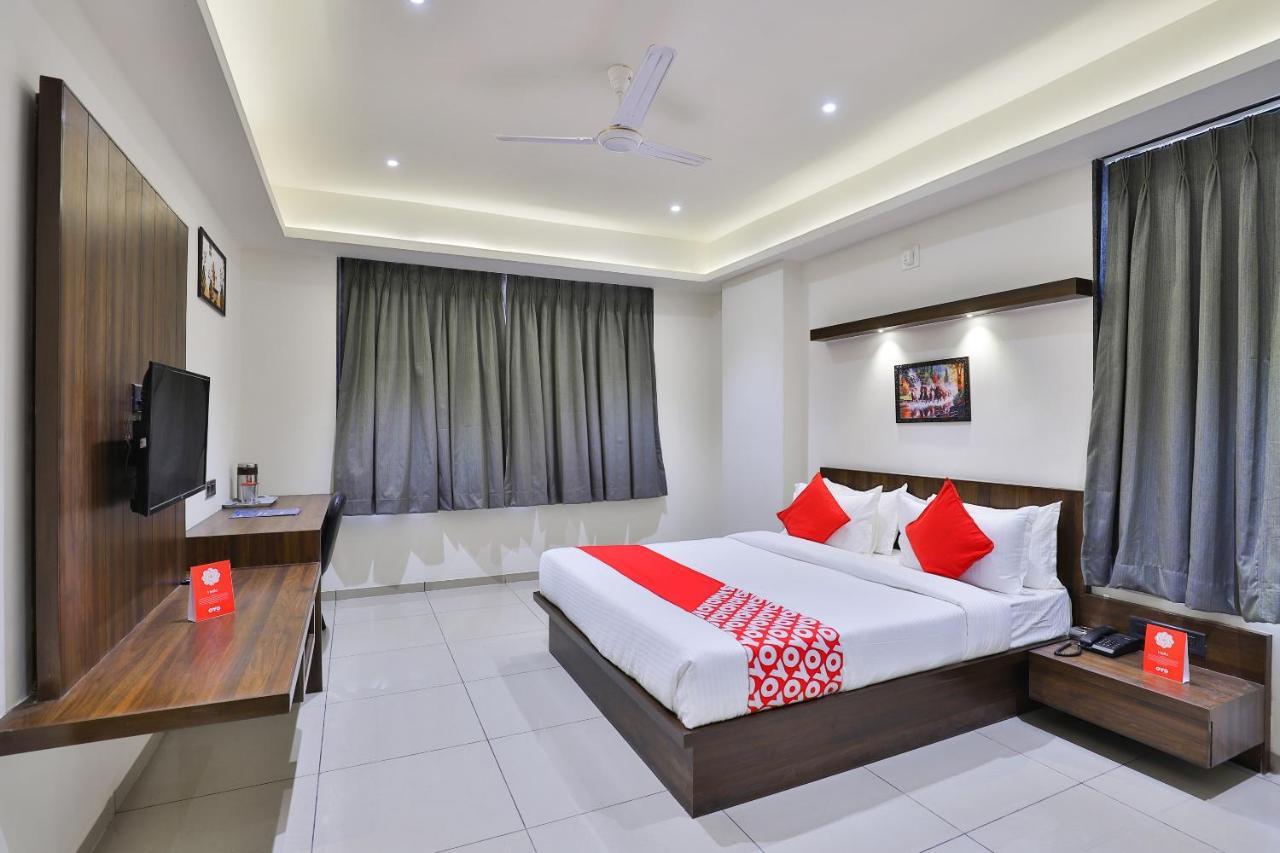 Oyo 16604 Hotel Sparsh Inn 阿穆达巴 外观 照片