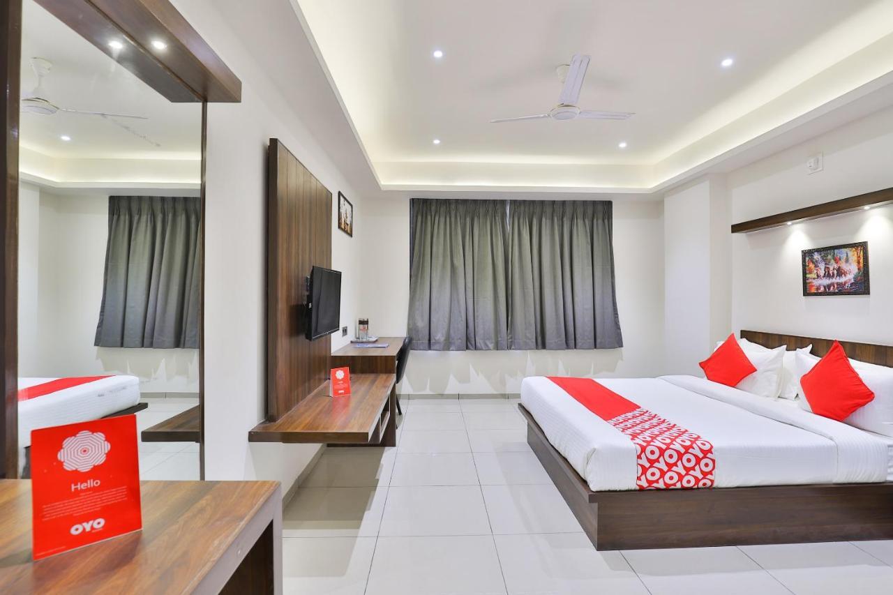 Oyo 16604 Hotel Sparsh Inn 阿穆达巴 外观 照片