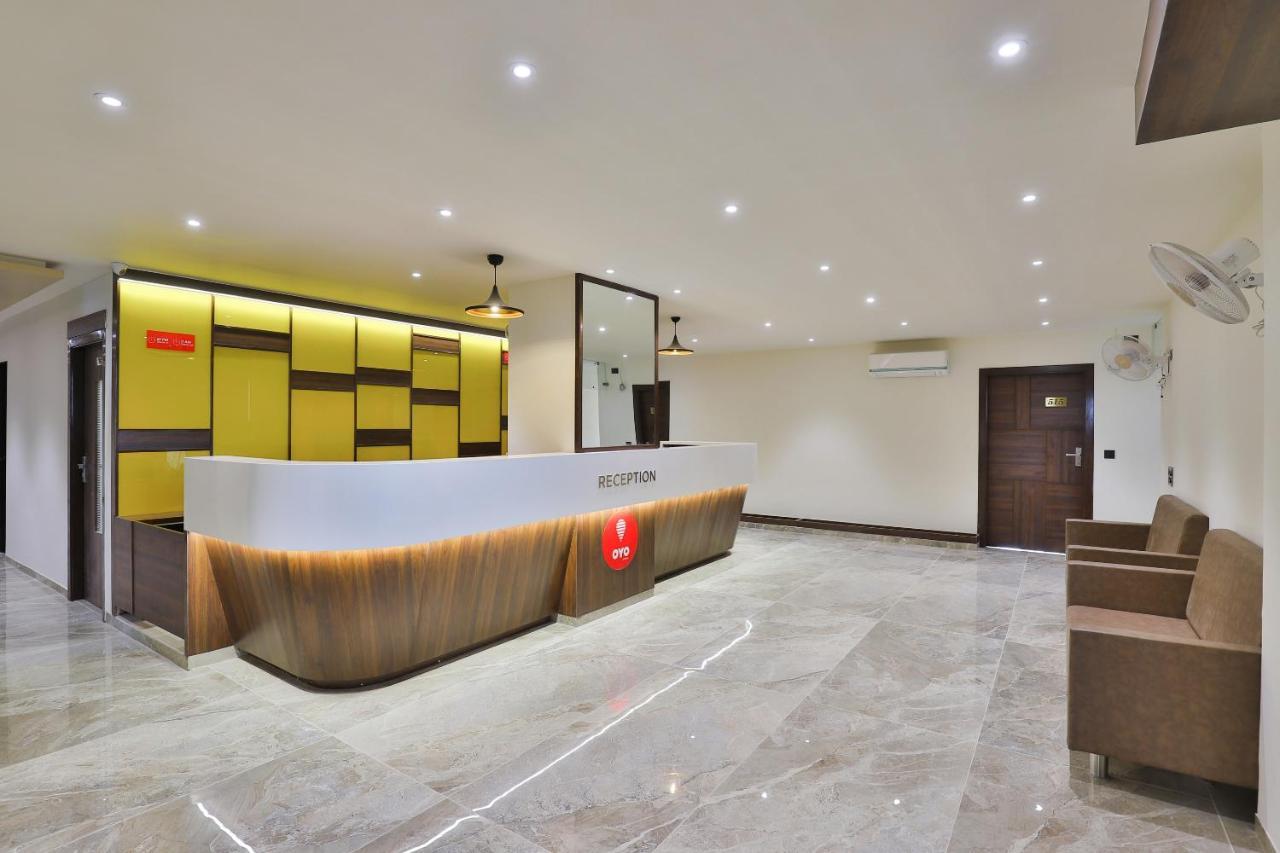 Oyo 16604 Hotel Sparsh Inn 阿穆达巴 外观 照片