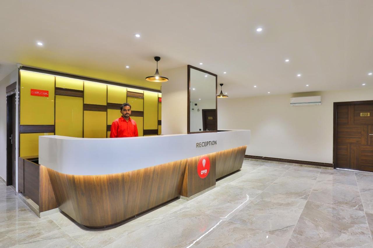 Oyo 16604 Hotel Sparsh Inn 阿穆达巴 外观 照片