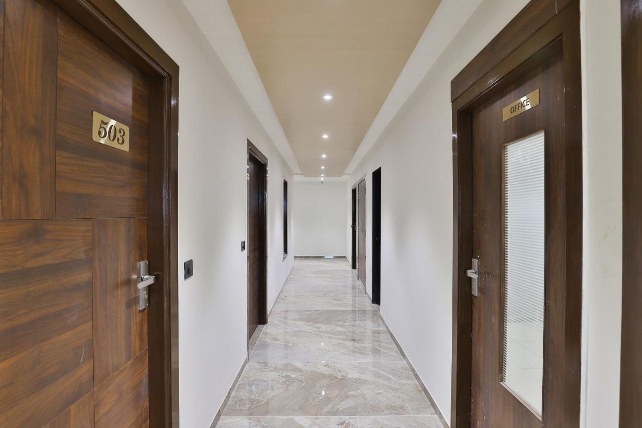 Oyo 16604 Hotel Sparsh Inn 阿穆达巴 外观 照片