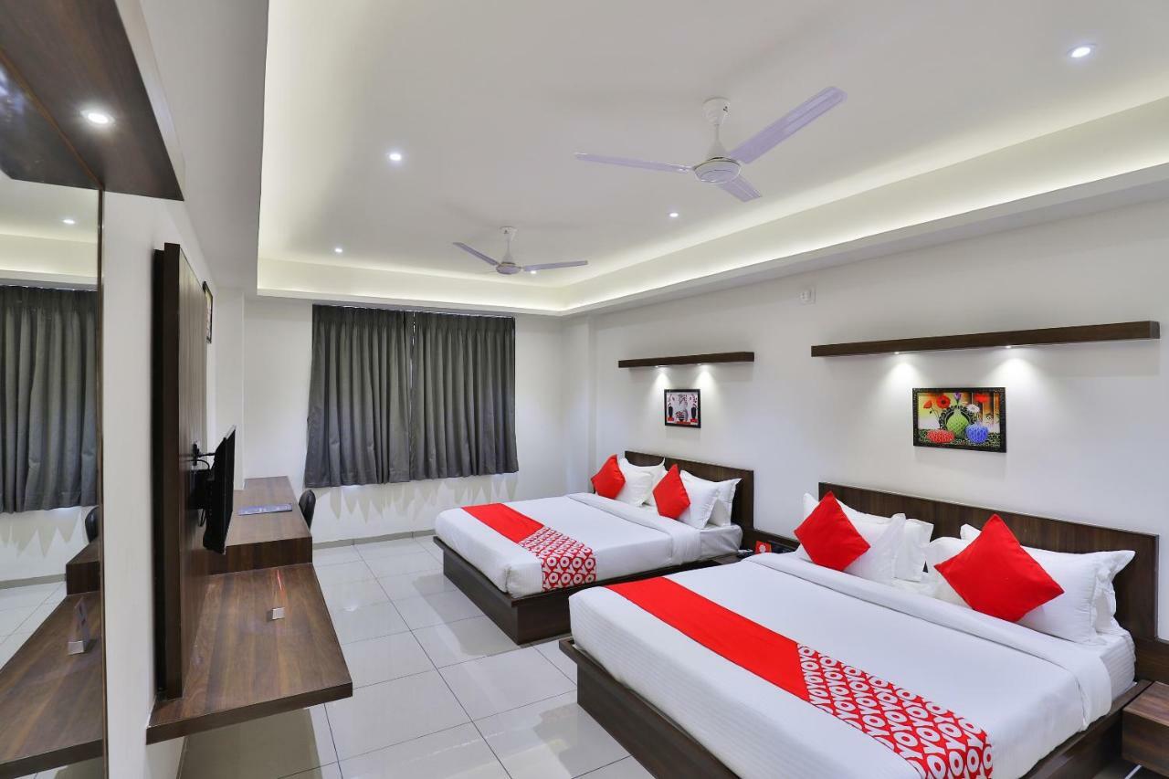 Oyo 16604 Hotel Sparsh Inn 阿穆达巴 外观 照片