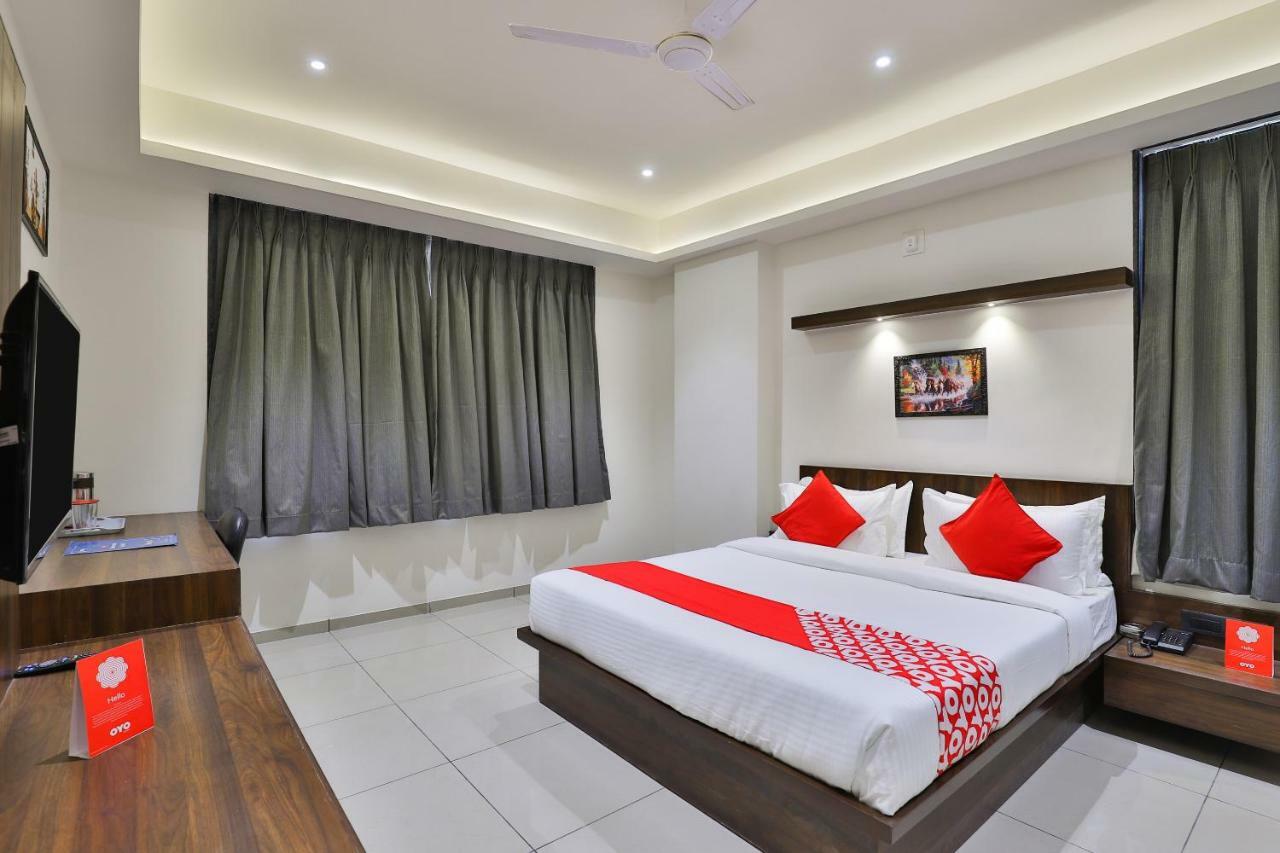 Oyo 16604 Hotel Sparsh Inn 阿穆达巴 外观 照片