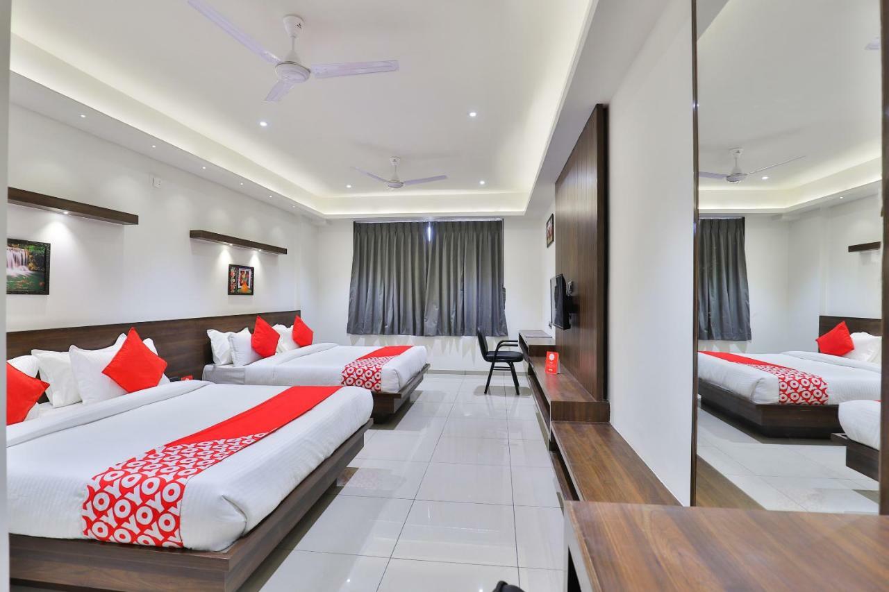 Oyo 16604 Hotel Sparsh Inn 阿穆达巴 外观 照片